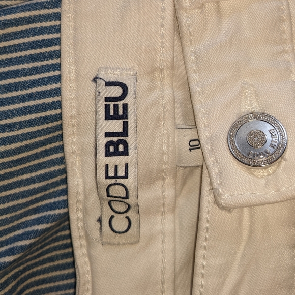 White Cropped Jeans - Picture 2 of 2